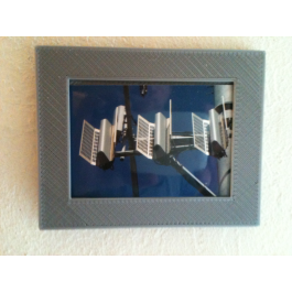 PhotoUpLink wallet size (3” x 2”) picture frame